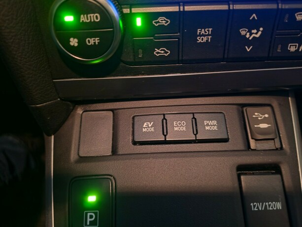 toyota-auris-elektrisitetbensin-2013-big-19