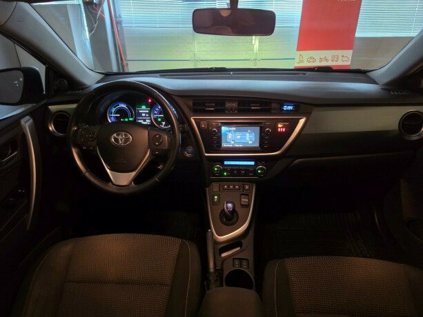 toyota-auris-elektrisitetbensin-2013-big-25