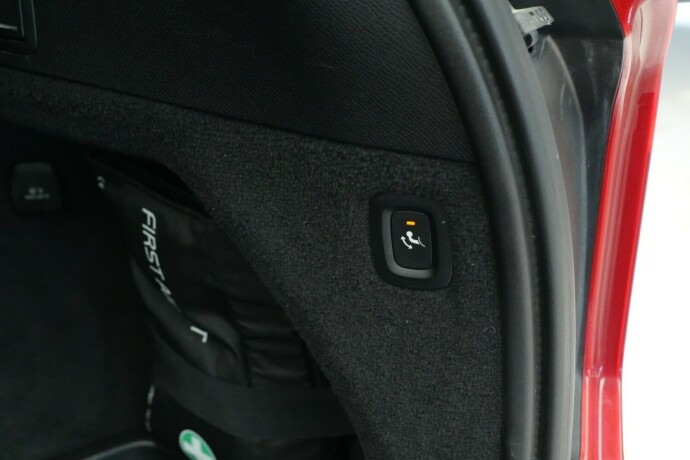volvo-xc-90-elektrisitetbensin-2018-big-5