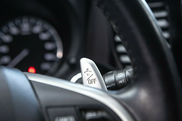 mitsubishi-outlander-plug-in-petrol-2015-big-13