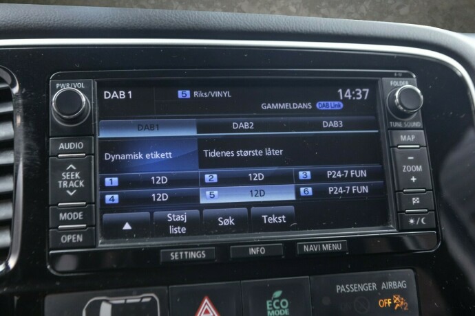 mitsubishi-outlander-plug-in-petrol-2015-big-16