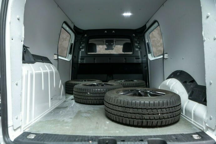 volkswagen-caddy-maxi-diesel-2021-big-24