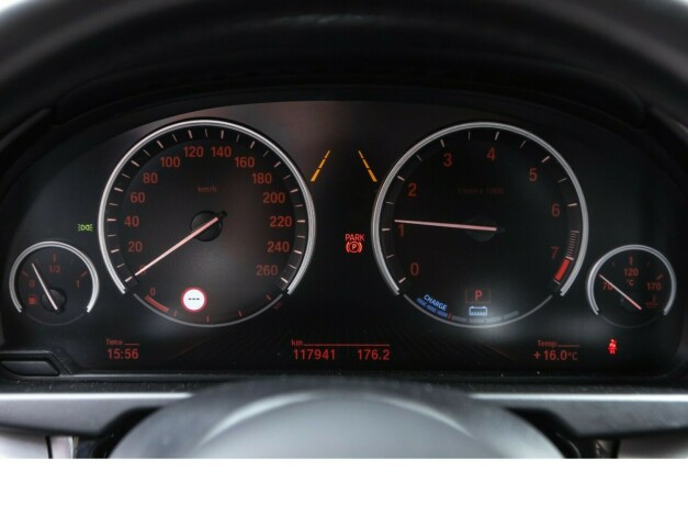 bmw-x5-elektrisitetbensin-2016-big-14