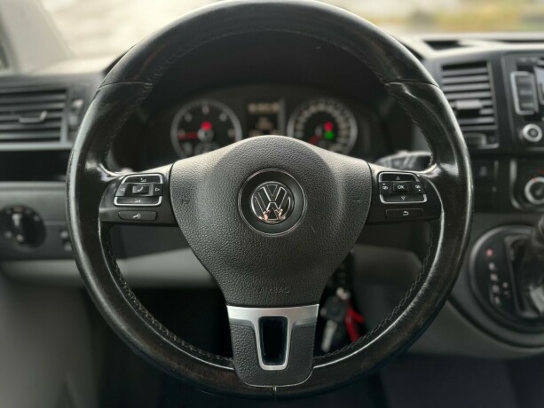 volkswagen-transporter-diesel-2015-big-17