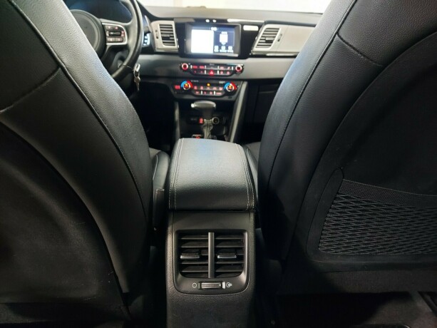 kia-niro-elektrisitetbensin-2017-big-25