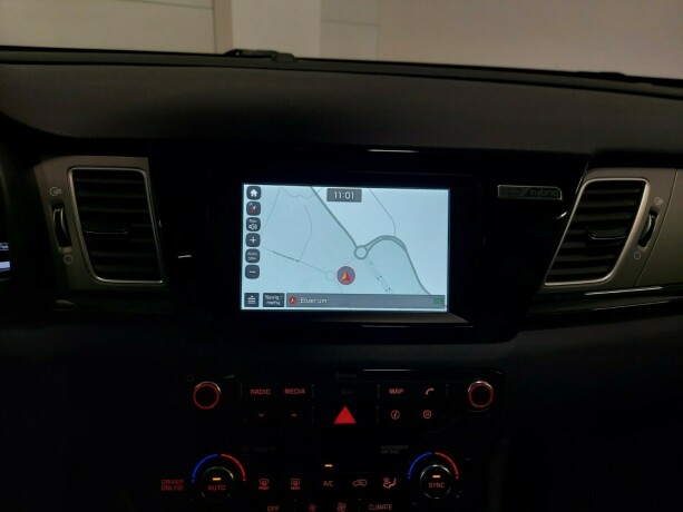 kia-niro-elektrisitetbensin-2017-big-38