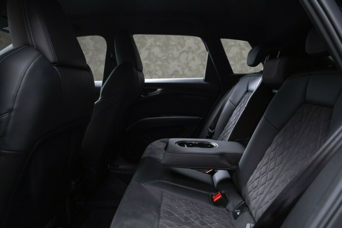 audi-q4-e-tron-elektrisitet-2025-big-24