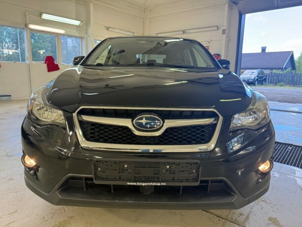 subaru-xv-bensin-2013-big-9