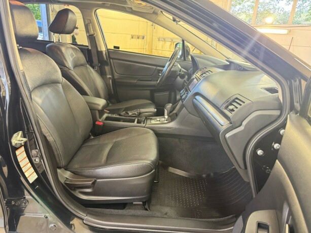 subaru-xv-bensin-2013-big-11