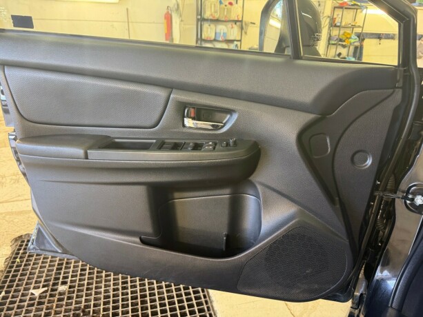 subaru-xv-bensin-2013-big-21