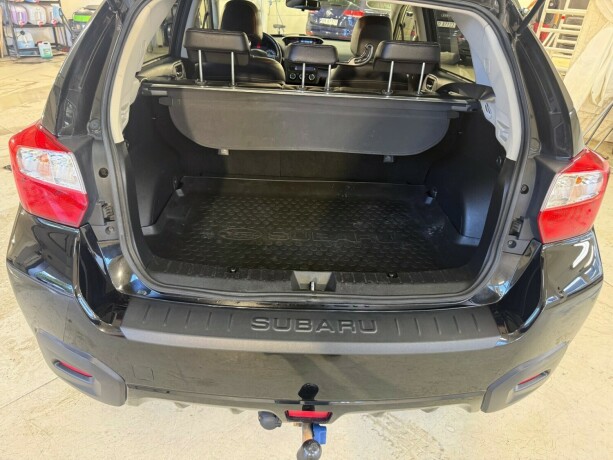 subaru-xv-bensin-2013-big-14