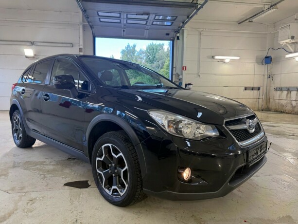 subaru-xv-bensin-2013-big-8