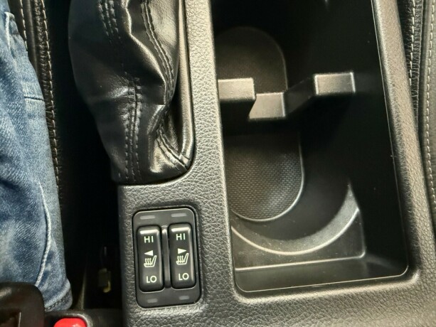 subaru-xv-bensin-2013-big-23