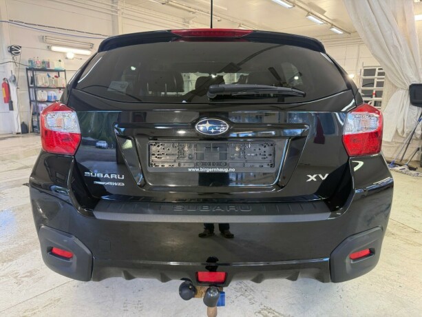 subaru-xv-bensin-2013-big-5