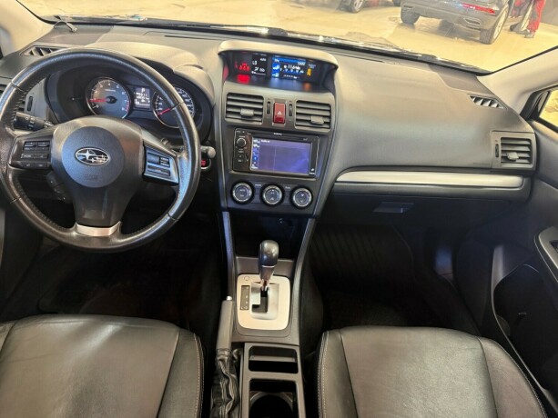 subaru-xv-bensin-2013-big-17