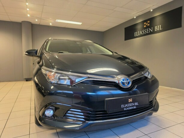 toyota-auris-elektrisitetbensin-2016-big-8