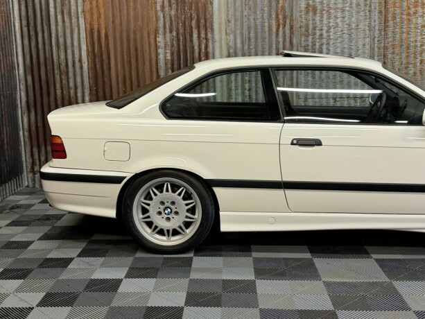 bmw-m3-bensin-1995-big-3