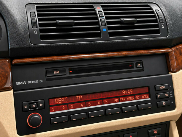 bmw-520i-bensin-2003-big-8