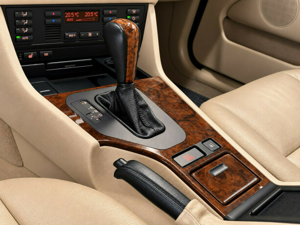 bmw-520i-bensin-2003-big-10
