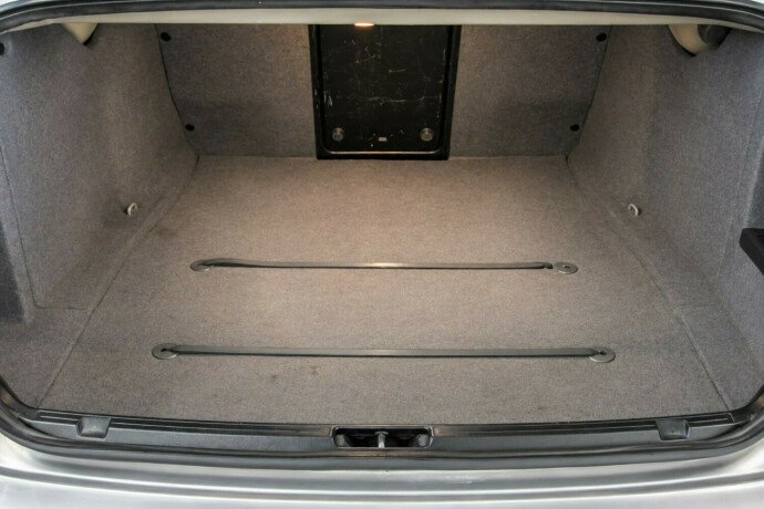 bmw-520i-bensin-2003-big-18