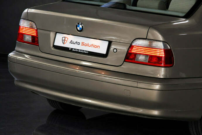 bmw-520i-bensin-2003-big-17