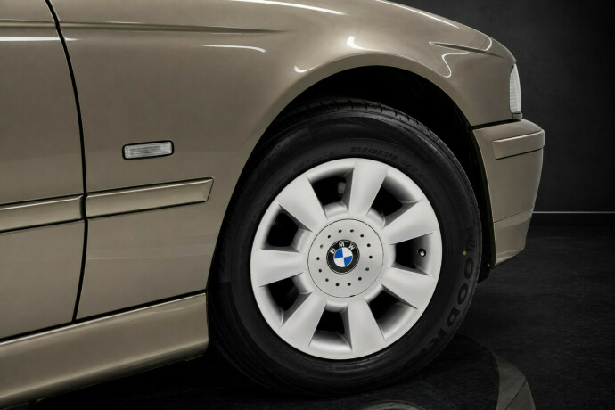 bmw-520i-bensin-2003-big-21