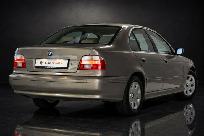 bmw-520i-bensin-2003-big-1