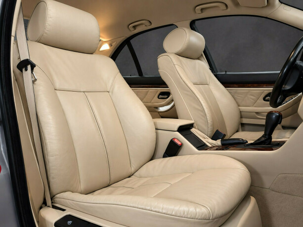 bmw-520i-bensin-2003-big-6