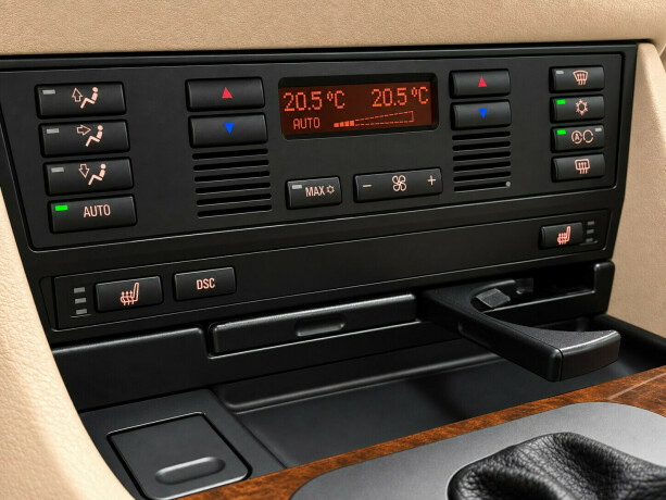 bmw-520i-bensin-2003-big-9