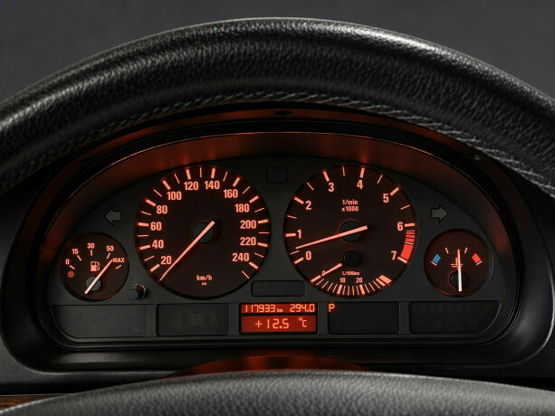 bmw-520i-bensin-2003-big-13