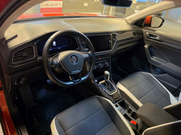 volkswagen-t-roc-bensin-2019-big-22