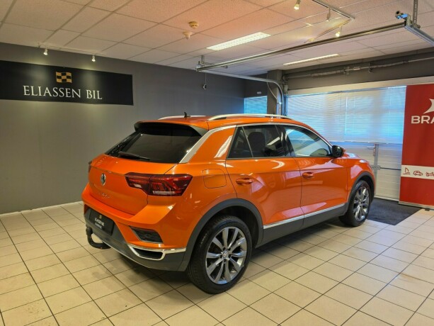 volkswagen-t-roc-bensin-2019-big-4