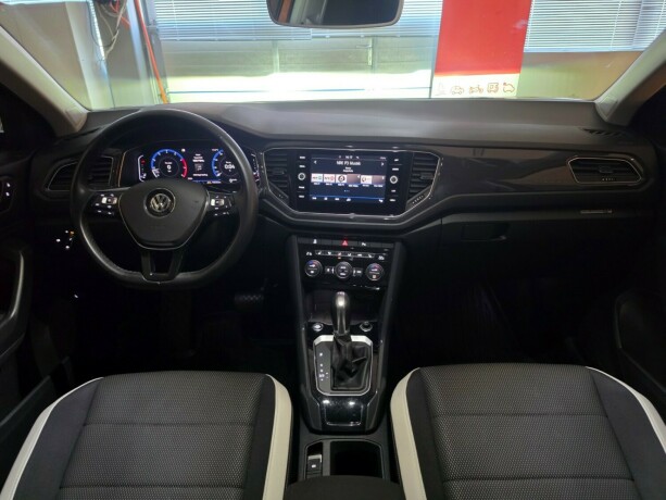 volkswagen-t-roc-bensin-2019-big-33
