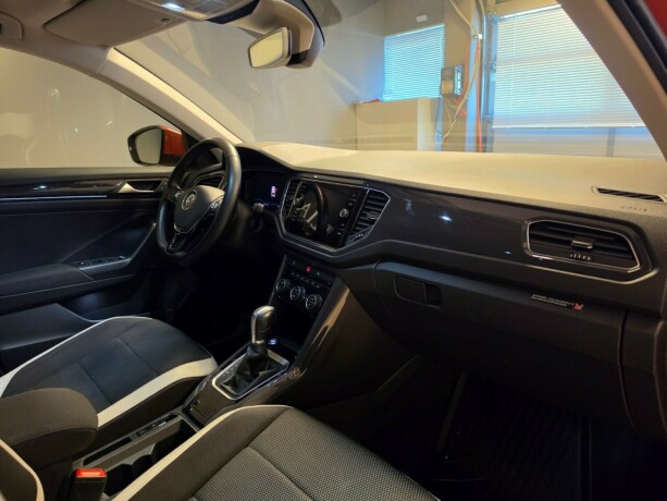 volkswagen-t-roc-bensin-2019-big-13