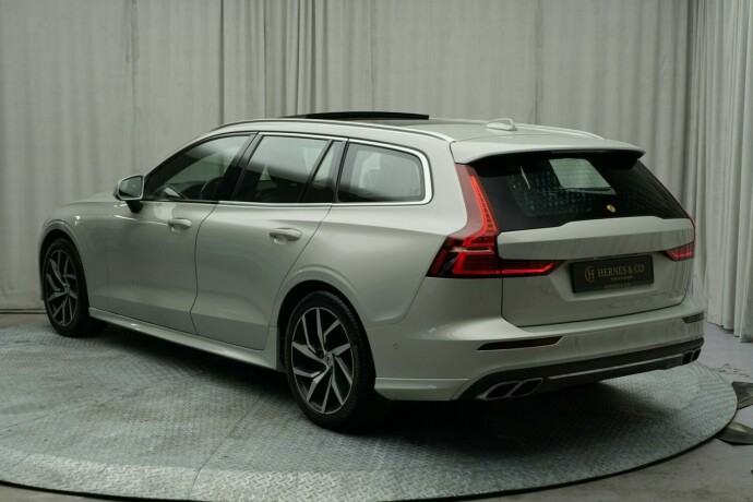 volvo-v60-diesel-2019-big-13