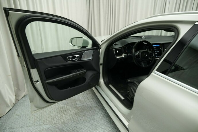 volvo-v60-diesel-2019-big-24
