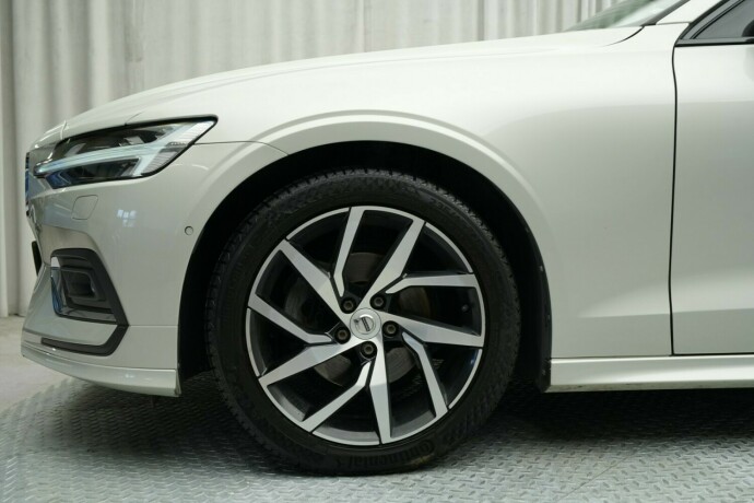 volvo-v60-diesel-2019-big-7