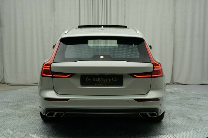 volvo-v60-diesel-2019-big-14