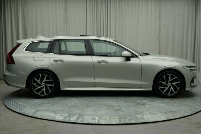 volvo-v60-diesel-2019-big-10