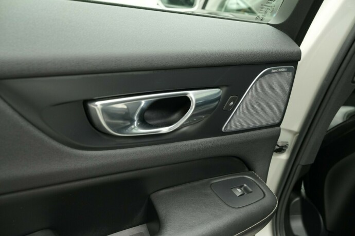 volvo-v60-diesel-2019-big-65