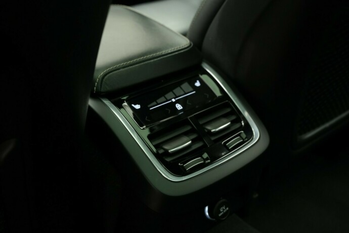 volvo-v60-diesel-2019-big-70