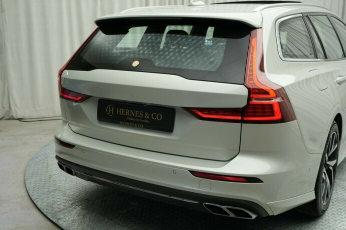 volvo-v60-diesel-2019-big-15