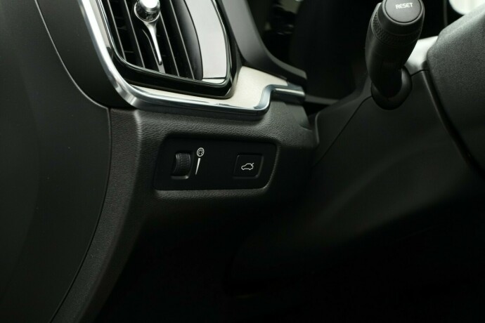 volvo-v60-diesel-2019-big-42