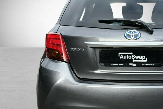 toyota-yaris-elektrisitetbensin-2016-big-11