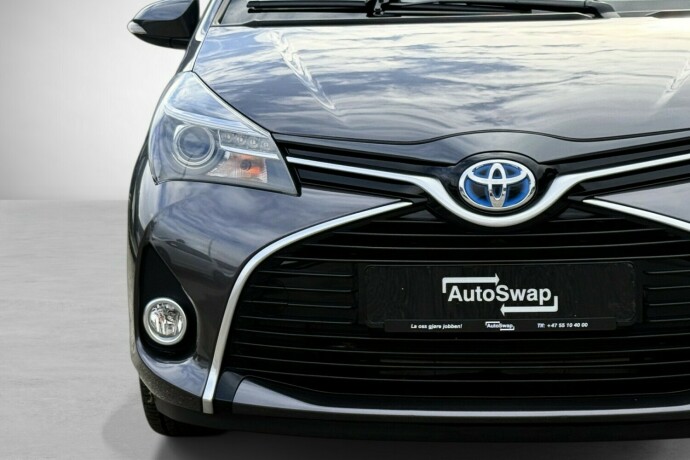 toyota-yaris-elektrisitetbensin-2016-big-3