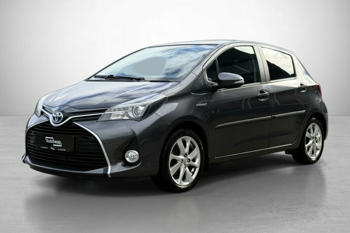 toyota-yaris-elektrisitetbensin-2016-big-0