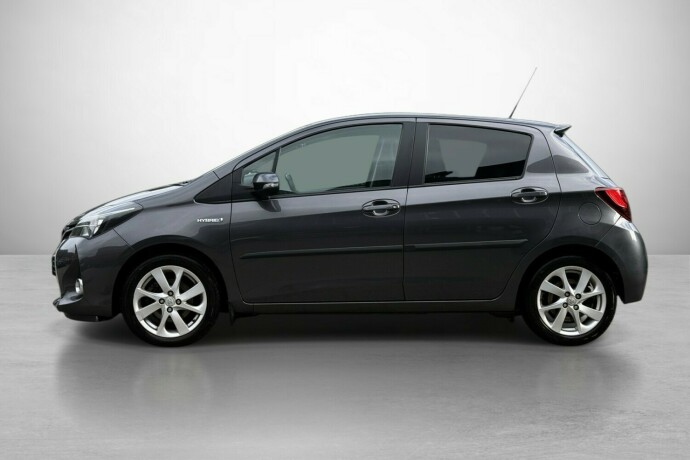 toyota-yaris-elektrisitetbensin-2016-big-5