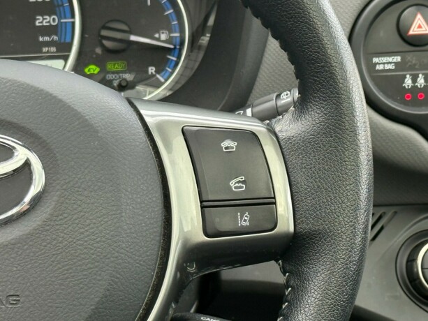 toyota-yaris-elektrisitetbensin-2016-big-41