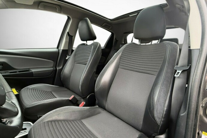 toyota-yaris-elektrisitetbensin-2016-big-14