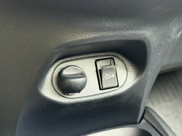 toyota-yaris-elektrisitetbensin-2016-big-27